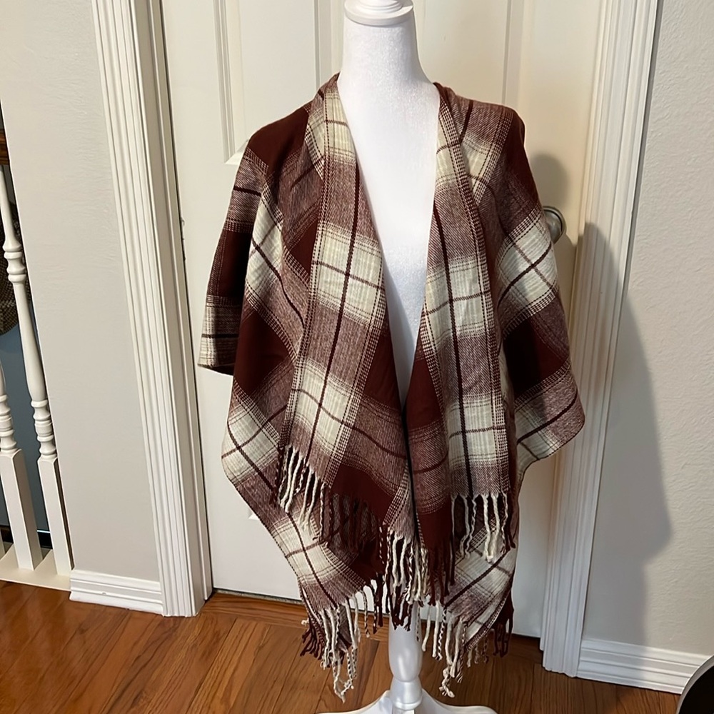 Hollister  Burgundy plaid poncho wrap with fringe M/L. Excellent condition